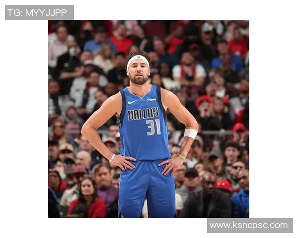 克莱汤普森,是真生病,还是被独行侠放弃?离开勇士才1年光景哎